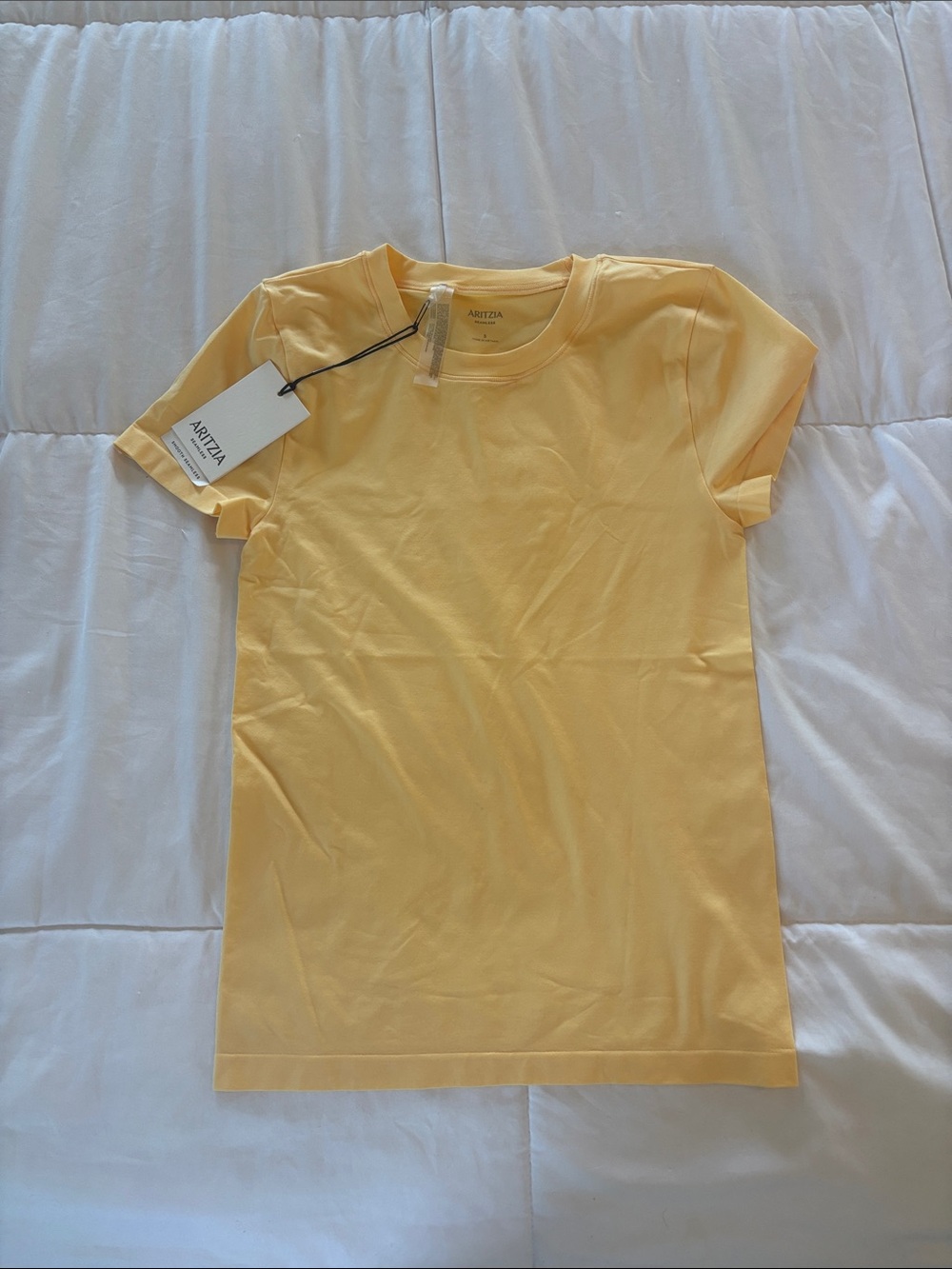 Aritzia Willow Short-Sleeve Crew Tee in Sunglow Yellow